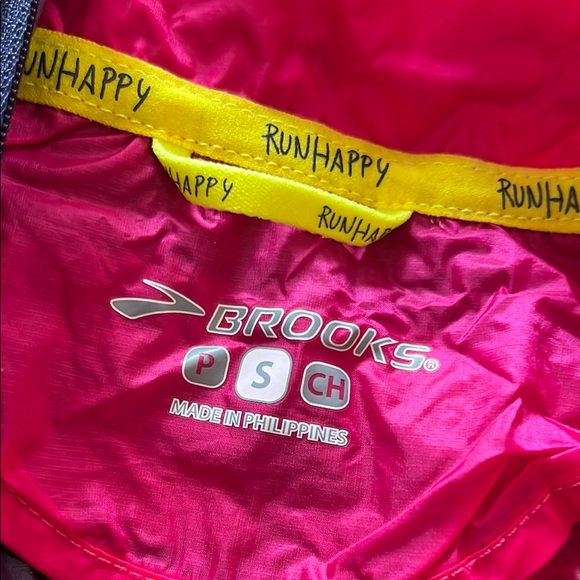 Brooks women’s windbreaker - Picture 4 of 4